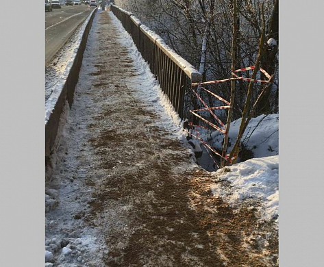 На опасном мосту в Кохме восстановили ограждение 